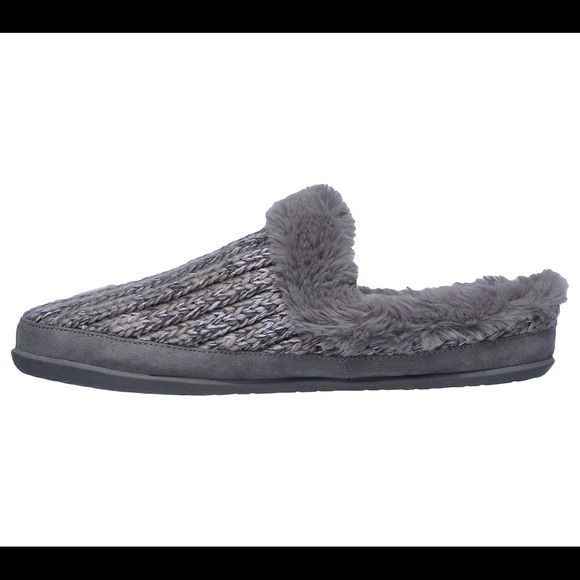 Comfortable Skecher Cali shoes - Picture 2 of 4